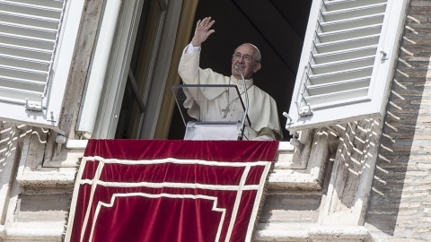 Papież: niech każda parafia, klasztor i sanktuarium przyjmą uchodźców