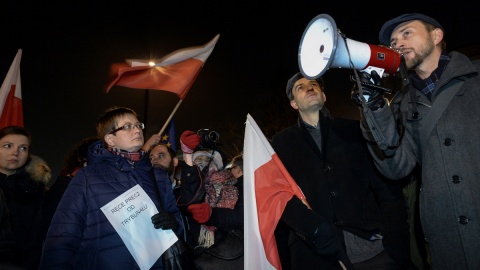 Przed Sejmem demonstracja przeciw trybowi prac nad ustawą o TK