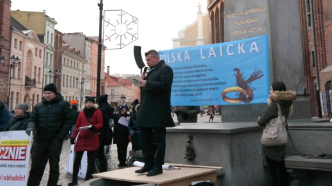 Polska Laicka protestowała pod pomnikiem Mikołaja Kopernika w Toruniu