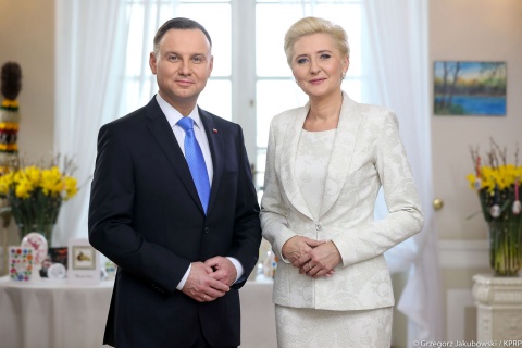 Para prezydencka złożyła Polakom świąteczne życzenia [wideo]