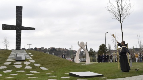 W Budapeszcie odsłonięto pomnik Memento-Smoleńsk
