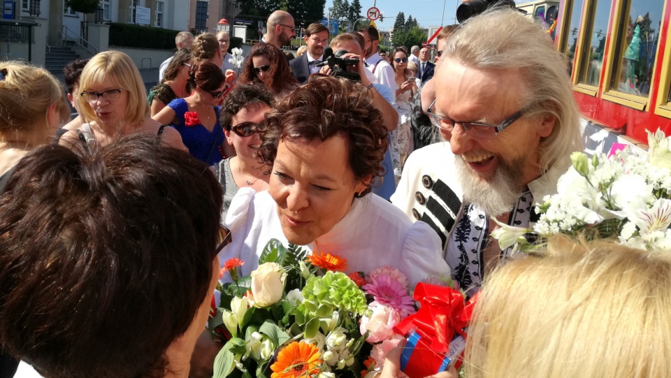 To pierwsza para w Toruniu, która wzięła ślub w tramwaju. Fot. Wiktor Strumnik