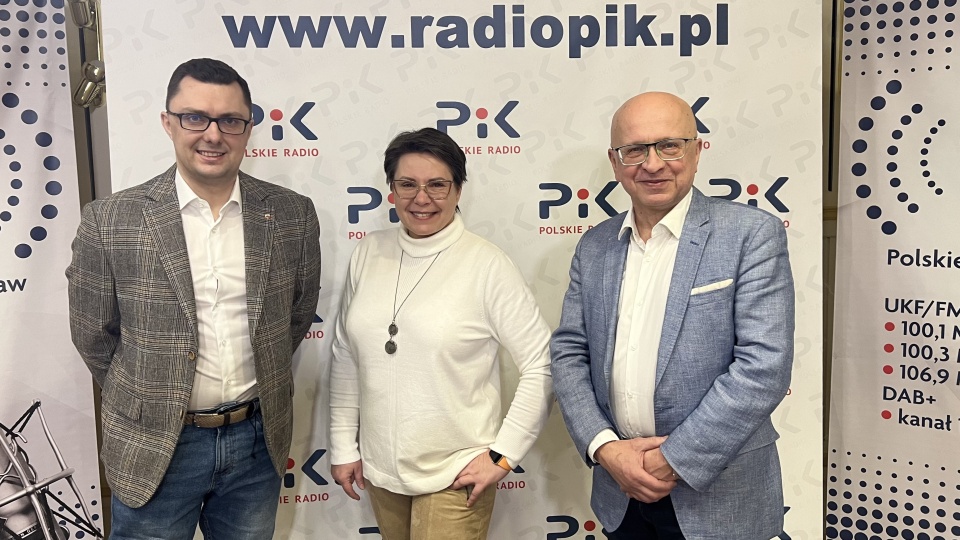 W bydgoskim studiu przy mikrofonach zasiedli: Robert Kufel, Joanna Czerska-Thomas i Waldemar Lipiński/fot: Izabela Langner