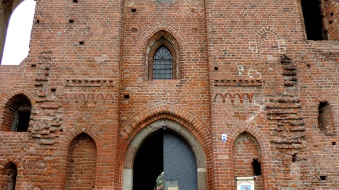 Zamek w Radzyniu Chełmińskim posłużył również jako tło scenografii w filmie i serialu pt. "Pan Samochodzik i Templariusze". Fot. Lech Przybyliński