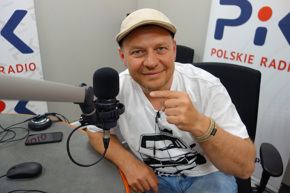 Przemysław Semczuk w studiu Polskiego Radia PiK. Fot. Iwona Muszytowska-Rzeszotek