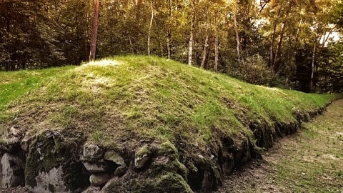 Grobowce, archeologiczna atrakcja Gostynińsko-Włocławskiego Parku Krajobrazowego. Fot. parki.kujawsko-pomorskie.pl/gwpk