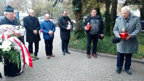 Opozycjoniści spotkali się po 43 latach na terenie toruńskiej cukrowni. Fot. Michał Zaręba/arch. PR PiK