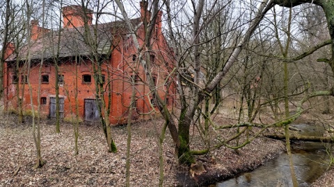 Budynek gospodarczy przy pałacu w Samostrzelu. Żaneta Walentyn/arch. PR PiK