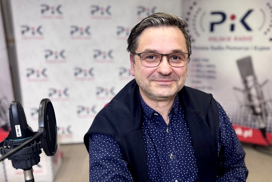 Sebastian Gonciarz w studiu Polskiego Radia PiK. Fot. Magda Jasińska/PR PiK