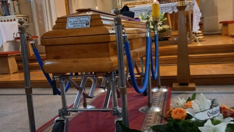 Pogrzeb ks. Macieja Chmielewskiego w kościele św. Jakuba Mniejszego Apostoła w Dąbrówce Nowej. (Fot. Ewa Dąbrowska)