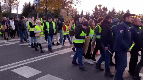 6 listopada br. mieszkańcy Czarnowa przez półtorej godziny blokowali w proteście drogę krajową nr 80. Fot. Michał Słobodzian