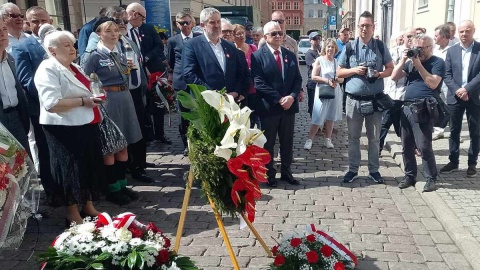 3 maja 2024 - Uroczystości rocznicowe pod tablicą upamiętniającą wydarzenia toruńskie z 1 i 3 maja 1982 roku. Fot. Michał Zaręba/PR PiK