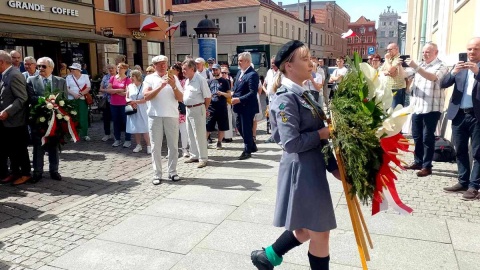 3 maja 2024 - Uroczystości rocznicowe pod tablicą upamiętniającą wydarzenia toruńskie z 1 i 3 maja 1982 roku. Fot. Michał Zaręba/PR PiK