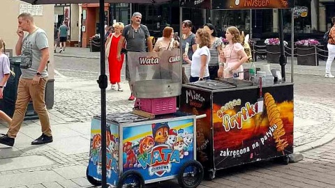 Za datek do puszki, gorący ziemniak. Czy tak można? Fot. Michał Zaręba/PR PiK