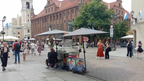 Za datek do puszki, gorący ziemniak. Czy tak można? Fot. Michał Zaręba/PR PiK