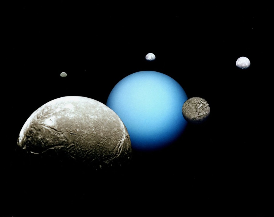 Voyager Uranus © NASA