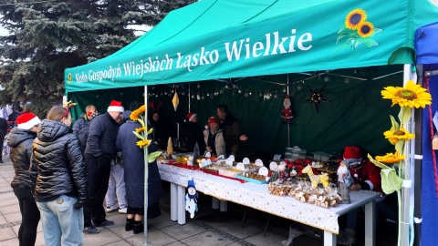 Na tym jarmarku nikt nie chce zarobić, tu ideą jest pomoc i wspólnota. Fot. Żaneta Walentyn/PR PiK