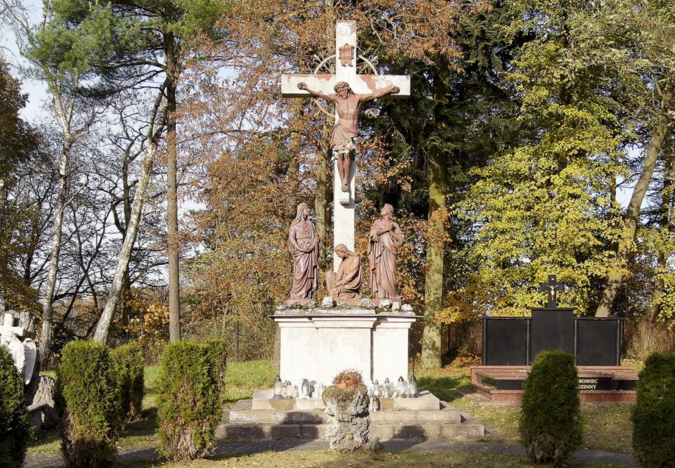 Cmentarz w Śliwicach opowiada ich historię począwszy od XIX wieku. Fot. Henryk Żyłkowski
