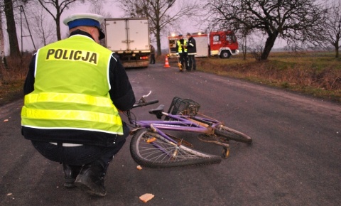 Tragiczny wypadek w Bąkowie - zginął rowerzysta