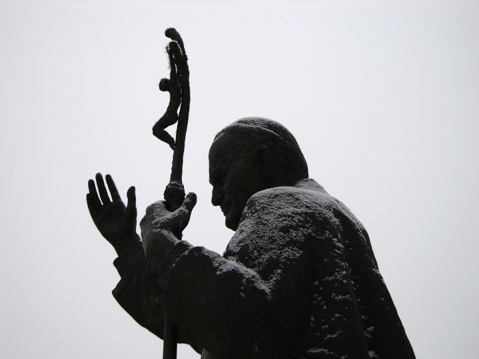 Mieszkańcy Pomorza i Kujaw uczczą pamięć Jana Pawła II. Mija 8. rocznica śmierci papieża Polaka. Foto: www.sxc.hu