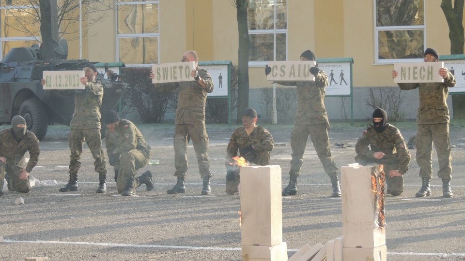 Szkoleni w Toruniu żołnierze uczestniczą w wielu misjach, między innymi w Afganistanie. Fot. Michał Zaręba.