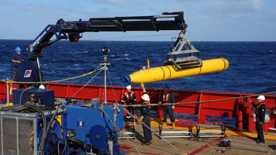 Podwodny dron "Bluefin 21" zostanie opuszczony tak szybko, jak będzie to możliwe. Fot. PAP/EPA