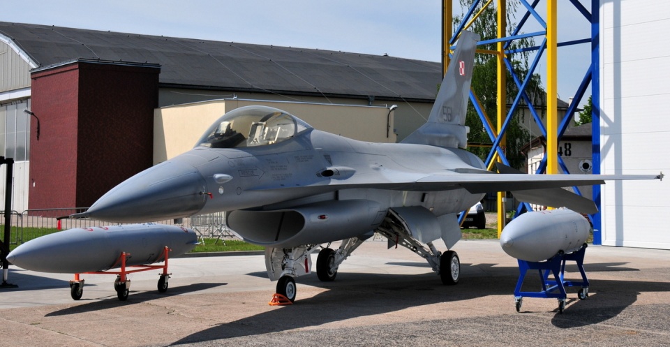 Należące do Polski samoloty wojskowe F-16 remontować i serwisować będzie polska firma - zdecydował MON. Fot. Archiwum/Ireneusz Sanger
