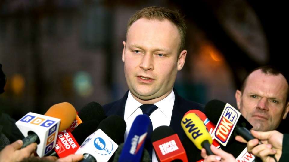 Nowy rzecznik PiS, poseł Marcin Mastalerek informuje o decyzji Komitetu Politycznego PiS. Fot. PAP/Tomasz Gzell