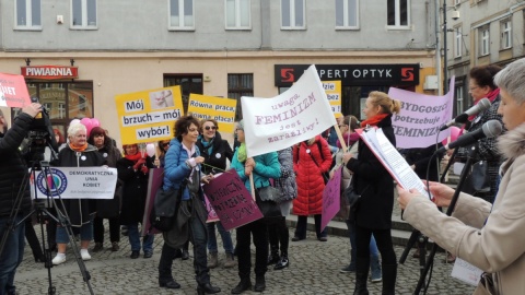 Dziewczyny, potrzebne są czyny - Manifa kobiet w Bydgoszczy
