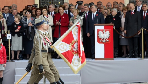 Uroczystości trzeciomajowe na pl. Zamkowym