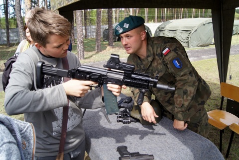 Wojskowy piknik dla bydgoskich uczniów