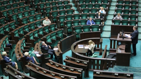 PO, PSL, SLD za projektem o in vitro PiS, ZP chce głosować przeciw