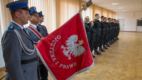 Uroczyste ślubowanie nowo przyjętych do służby policjantów