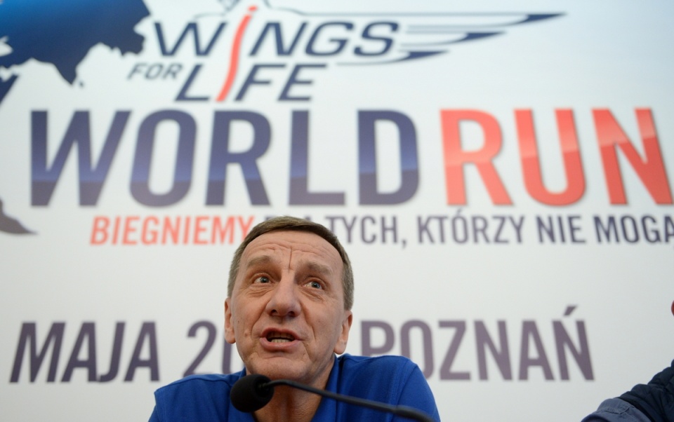 Ambasador biegu Jerzy Skarżyński podczas konferencji prasowej dotyczącej tegorocznego Wings For Life World Run. Fot. PAP/Bartłomiej Zborowski