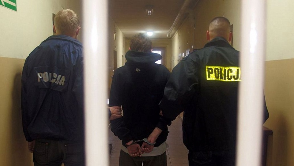 Mężczyzna usłyszał zarzut z ustawy o przeciwdziałaniu narkomanii, grozi jemu kara do 10 lat więzienia. Fot. KPP Inowrocław