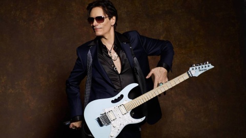 Wirtuoz gitary Steve Vai zagra w Warszawie