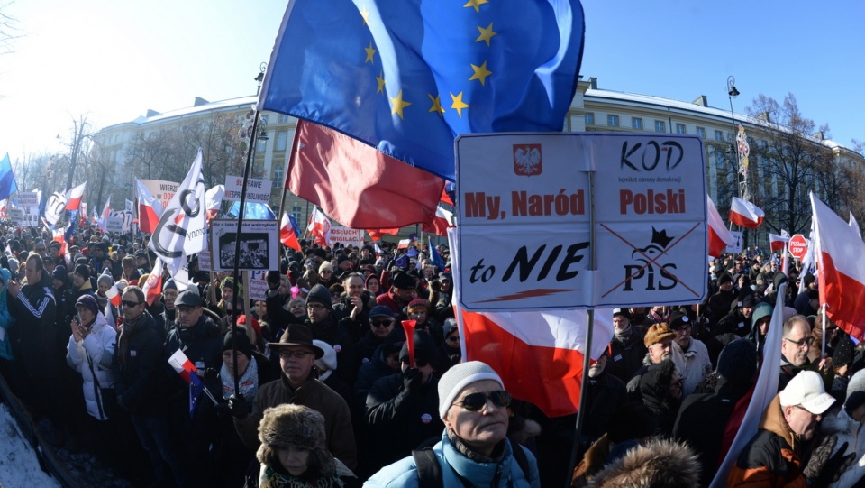 Manifestacja zorganizowana przez Komitet Obrony Demokracji pod hasłem "W obronie Twojej wolności". Fot.PAP/Jacek Turczyk