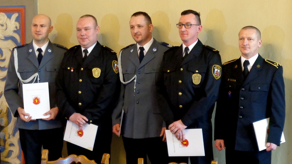 Wyróżnieni mundurowi spotkali się z prezydentem Grudziądza. Fot. Marcin Doliński