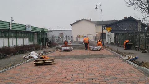 Bruk klinkierowy zamiast asfaltu na ulicach Kowala