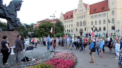 Łańcuch światła dla Wojska Polskiego zapłonął w Bydgoszczy