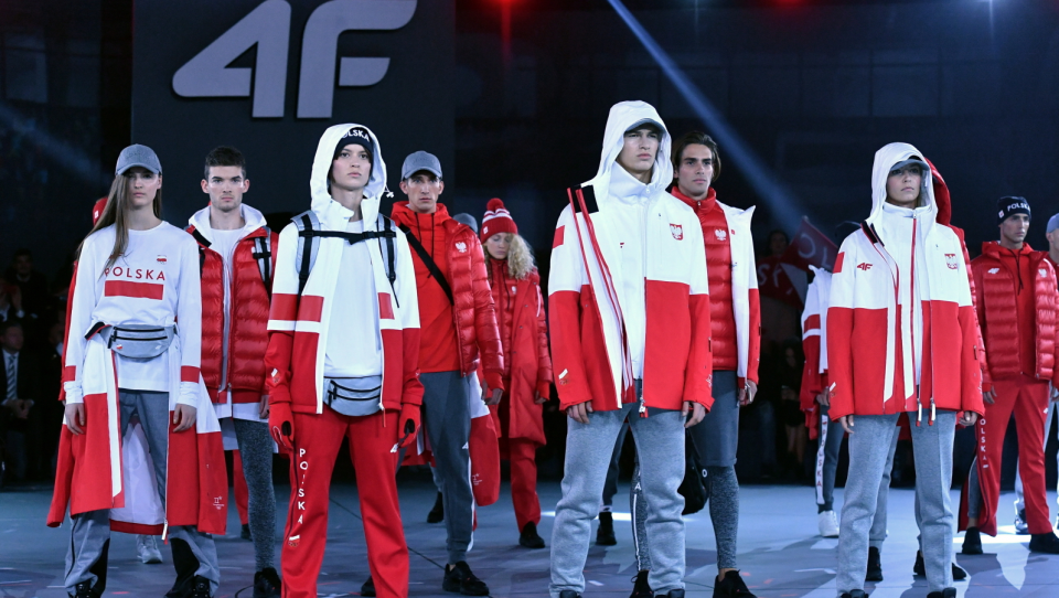 Zdjęcie z czwartkowej prezentacji strojów marki 4F, w które ubrani będą polscy sportowcy na IO w Pjongczangu. Fot. PAP/Bartłomiej Zborowski