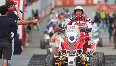 Rajd Dakar 2018 - Sonik piąty, Przygoński dziewiąty na pierwszym etapie