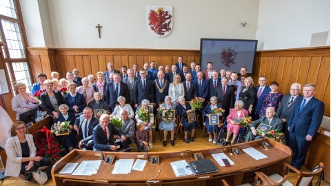 Sejmik honoruje stulatków  rówieśników Niepodległej