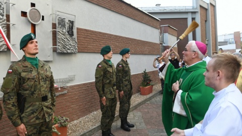 Tryptyk ku czci ofiar Zbrodni Wołyńskiej osłonięto w Toruniu