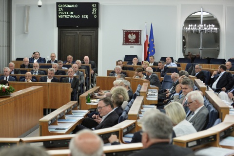 Senat przyjął bez poprawek nowelizację ustaw m.in. o SN, ustroju sądów, KRS i o prokuraturze