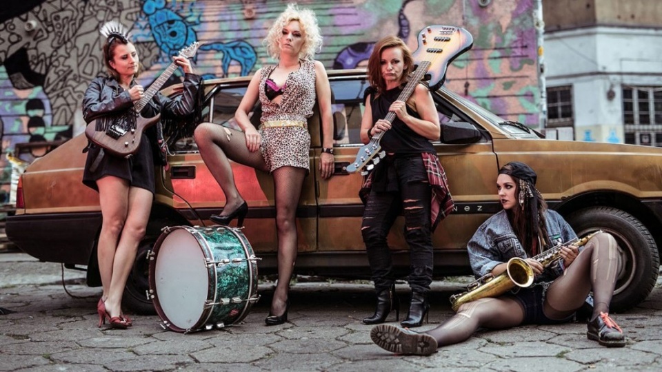 Feministyczny punkband tworzą aktorki kabaretu „Pożar w Burdelu”. Fot. Nadesłane