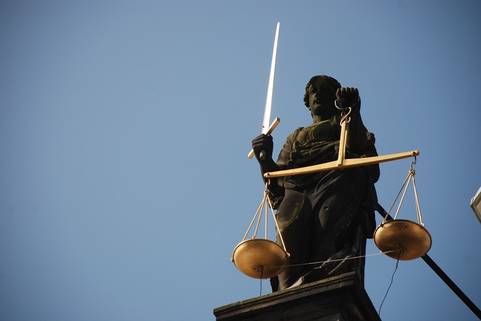 Sąd Rejonowy w Toruniu uznał mężczyznę za winnego nieostrożnego obchodzenia się z materiałami łatwo zapalnymi. ilustracyjnie/pixabay.com