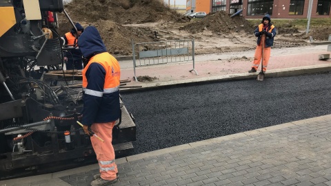 Zdążą do wakacji Trwają prace przy budowie II etapu Trasy Uniwersyteckiej [wideo, zdjęcia]