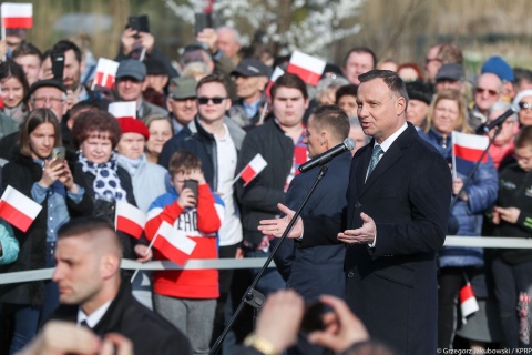 Prezydent Andrzej Duda w Mogilnie: jesteśmy częścią wielkiego Zachodu Europy [wideo]