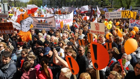 Manifestacja nauczycieli przed Ministerstwem Edukacji Narodowej